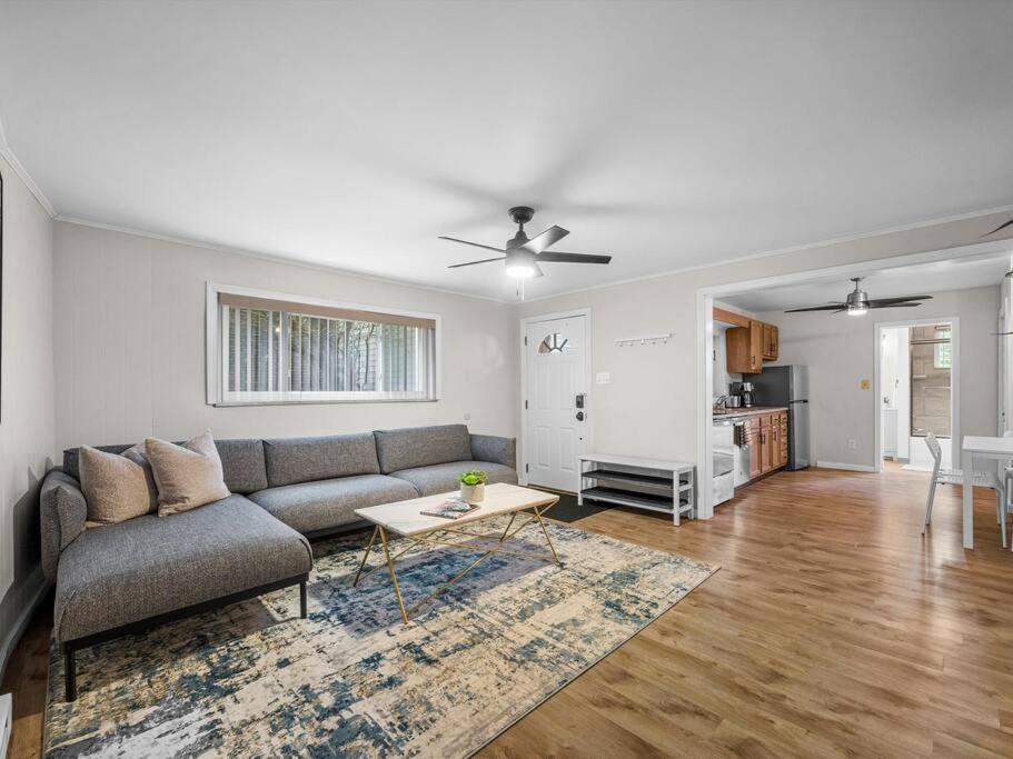 Bloomfield, Pittsburgh Large And Accessible 3 Bedroom Apr With Free Parking ภายนอก รูปภาพ